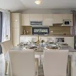 Sea View Bijeca Appartement *