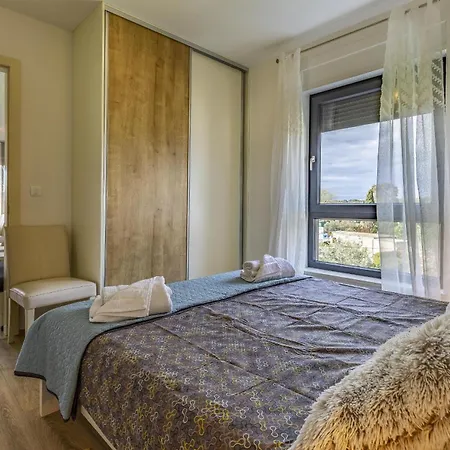 Sea View Bijeca Apartment
